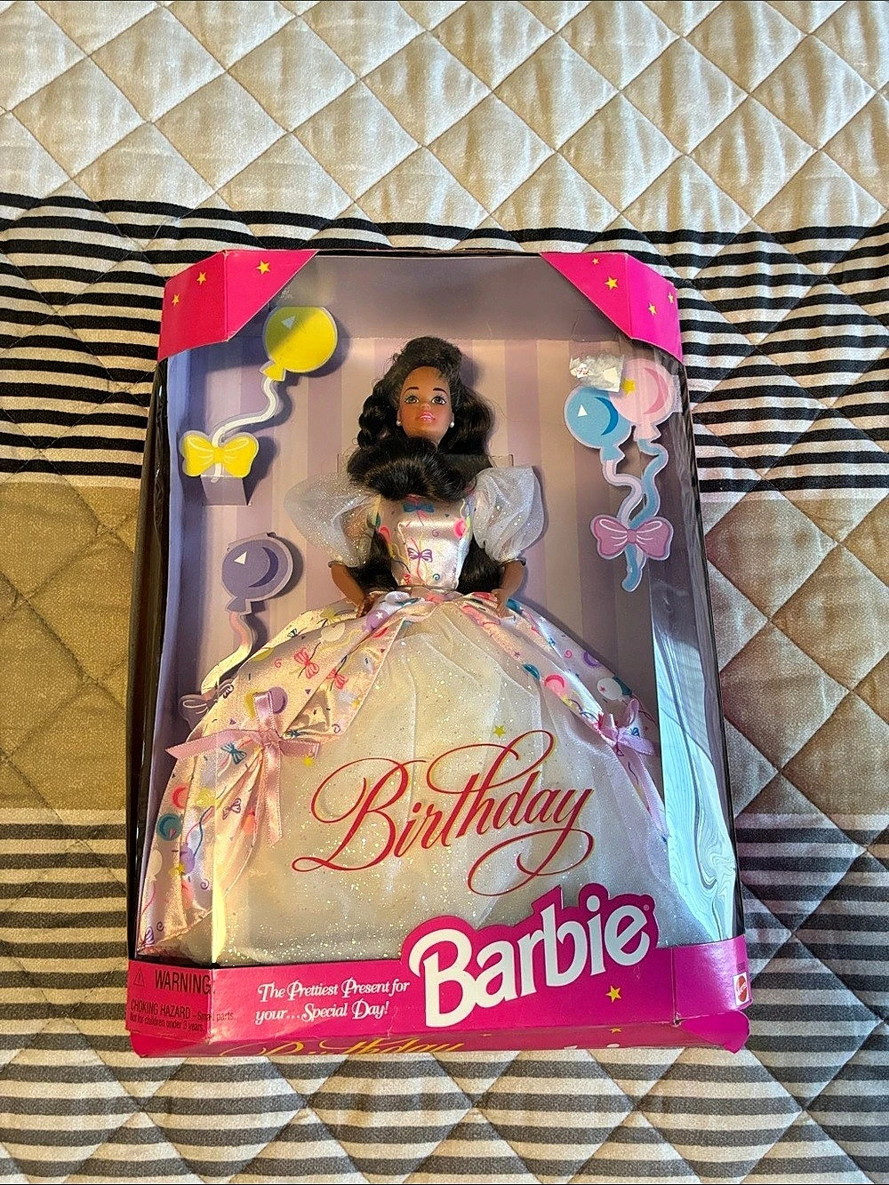 Barbie Birthday 1996 vintage Birthday Barbje Doll new in box Mattel